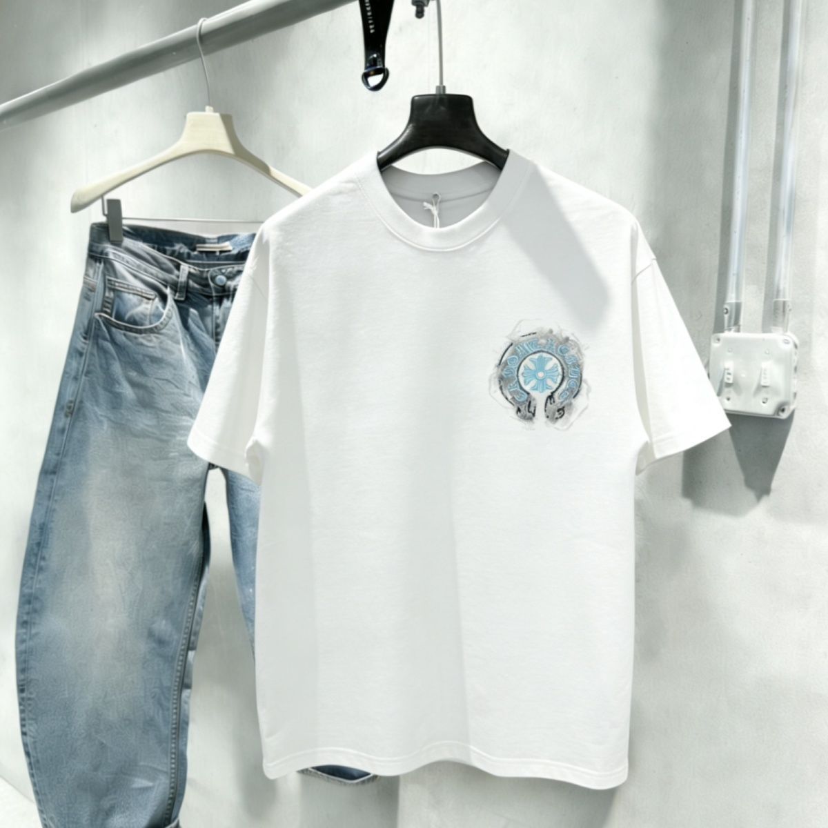 『M-4XL』新作 夏物 刺繍入り 半袖 メンズ＆レディース ゆったりラウンドネック ハーフスリーブ