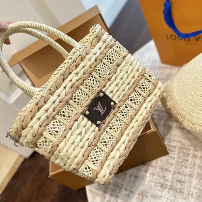 絶対欲しい！目立つ ナチュラル 高品質 麦わら帽子 編みバッグ セット