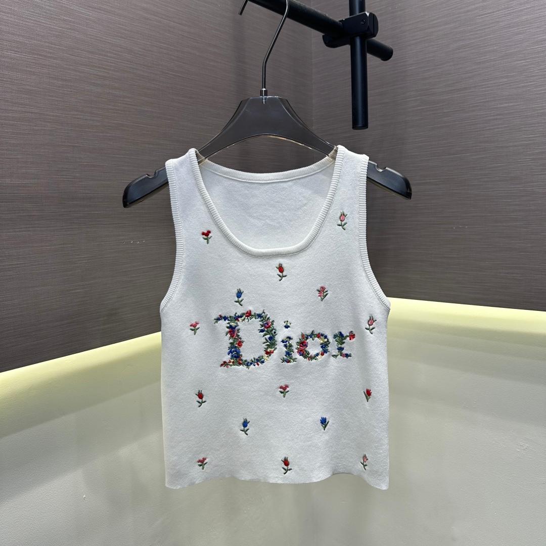 『フリーサイズ』丈夫な刺繍入り花柄ニットベスト 1