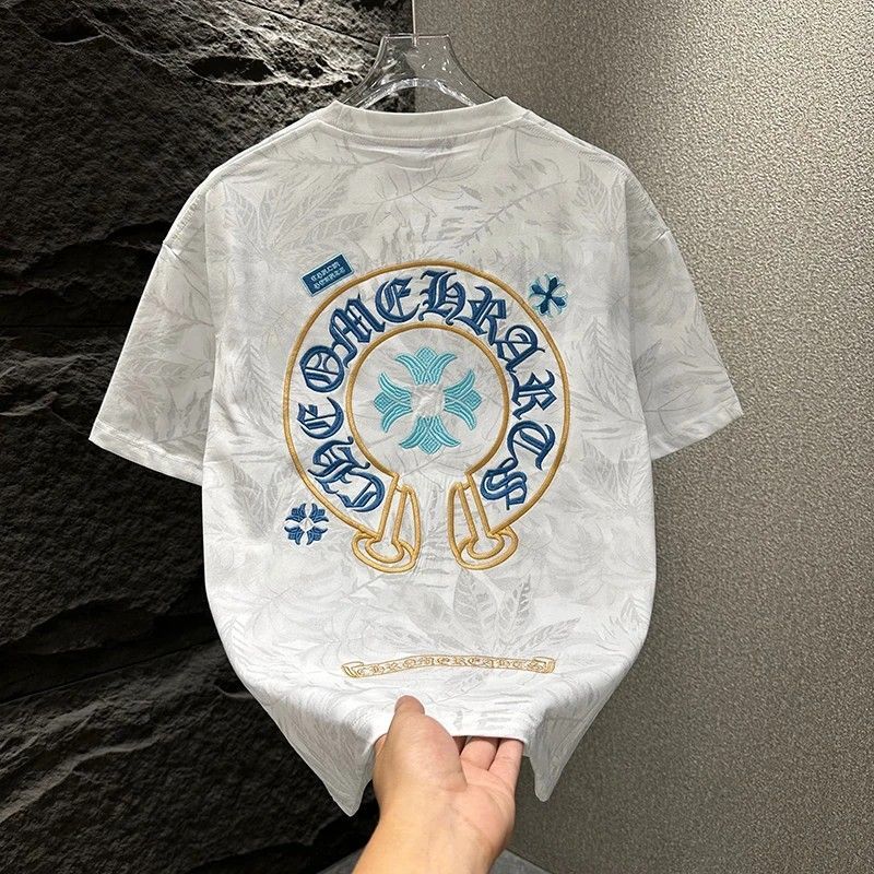 『M-4XL』刺繍入りのメンズ半袖Tシャツ。人気のスタイルです。