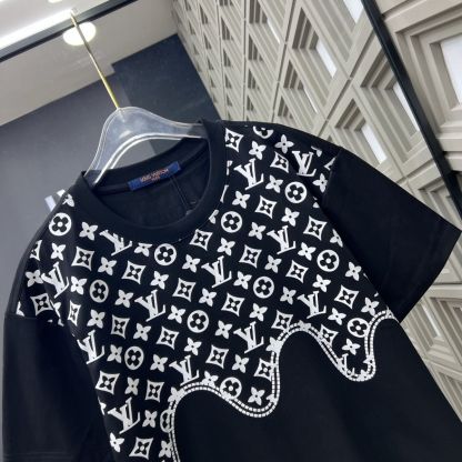 『L-4XL』新作のトレンディなプリント柄半袖Tシャツ、控えめな高級感