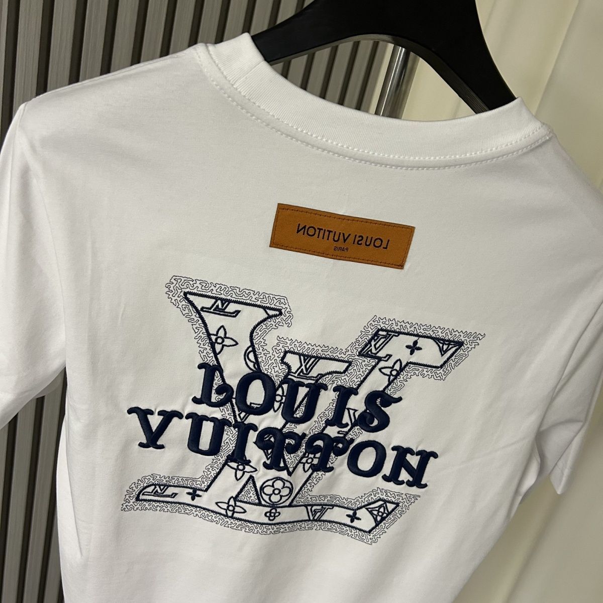 『L-5XL』ユニセックスの新作半袖Tシャツ。夏にぴったりのトレンディなラウンドネックトップスです。