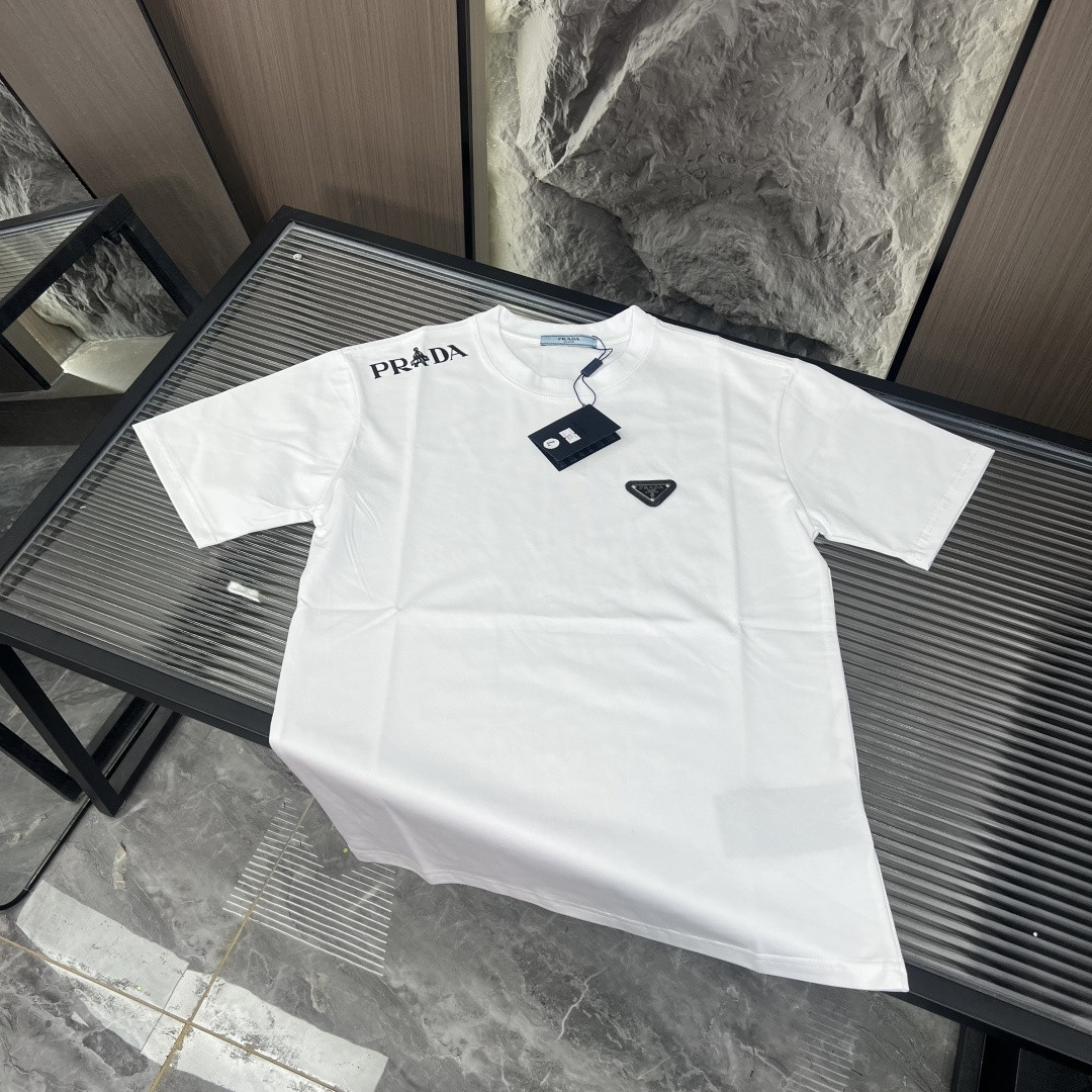 『M-4XL』新作の夏物半袖Tシャツ。ユニセックスで、カジュアルかつスタイリッシュ。