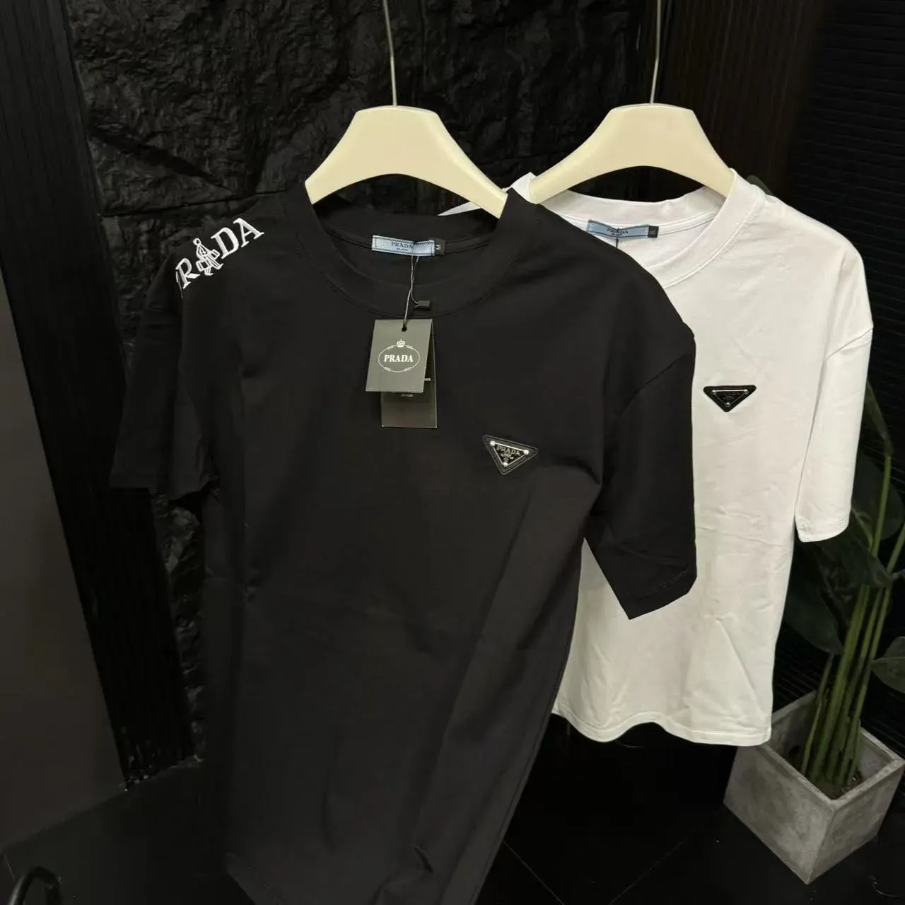 『M-4XL』新作の夏物半袖Tシャツ。ユニセックスで、カジュアルかつスタイリッシュ。