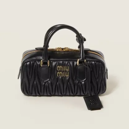 NO.1人気 ファッション シンプル クラシック高級感 質感のいい エレガント ショルダーバッグ