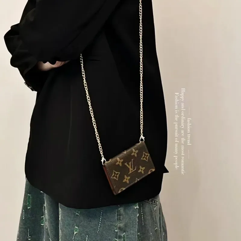 目立つ おしゃれ 気質満点 日常使い 軽量 高品質 日常使い斜めがけカードケース