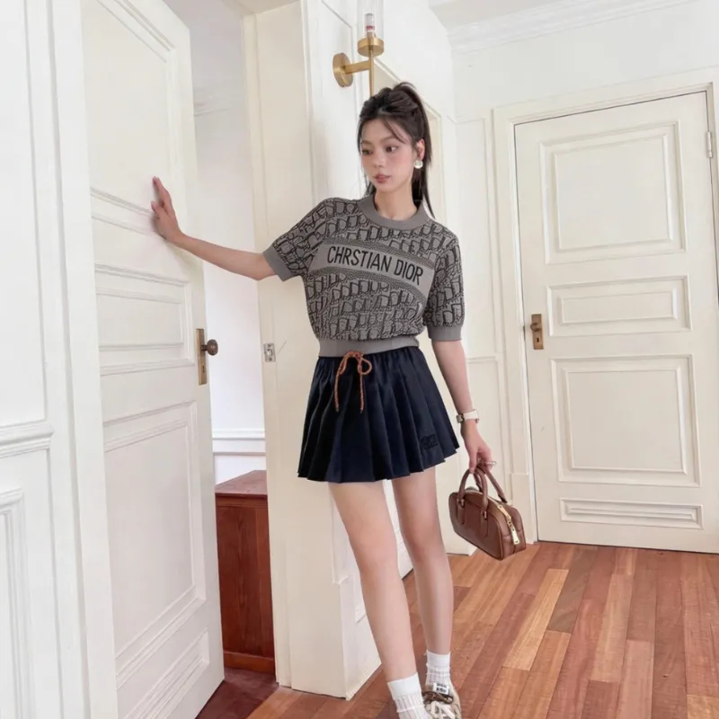 『フリーサイズ』高級感 売れ筋 今季も大流行 おしゃれ モード ニット生地 2カラー Ｔシャツ