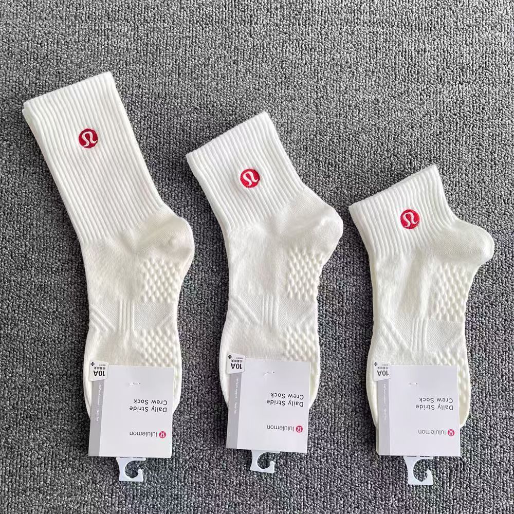 刺繍入りソックス、オールシーズン対応、純綿、シンプル、トレンディなスポーツソックス