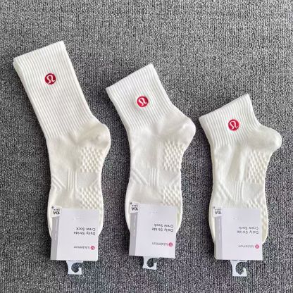 刺繍入りソックス、オールシーズン対応、純綿、シンプル、トレンディなスポーツソックス