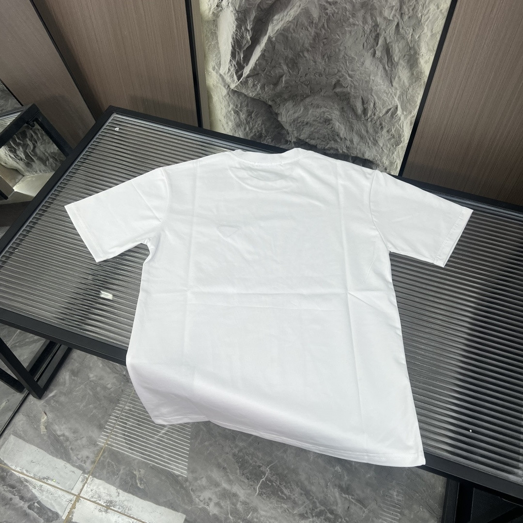 『M-4XL』新作の夏物半袖Tシャツ。ユニセックスで、カジュアルかつスタイリッシュ。