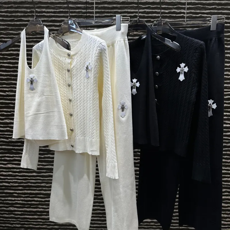 『フリーサイズ』3点セット 質感のいい 女子マスト 柔らかい 可愛い 無地 ニット生地 アウター＋ベスト パンツ