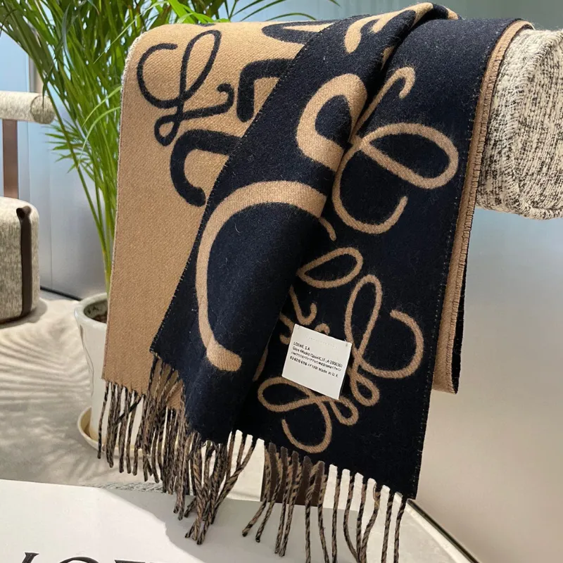 大活躍 柔らかタッチ 軽量 防寒おしゃれ 高品質 ウール カシミヤ生地 マフラー