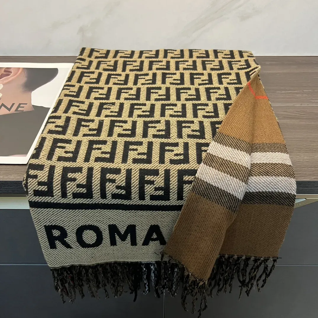 話題の商品 女性らしさアップ なめらか肌触り トレンドマフラー