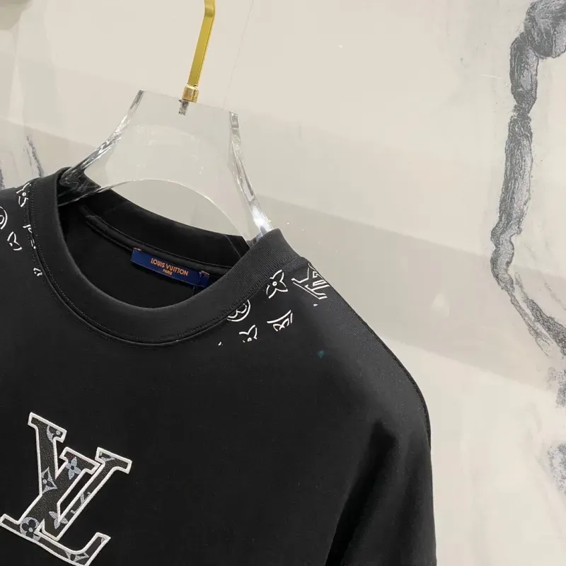 『XS-L』最愛の一着 高級感 スタイリッシュ 質感のいい 快適 合わせやすいＴシャツ
