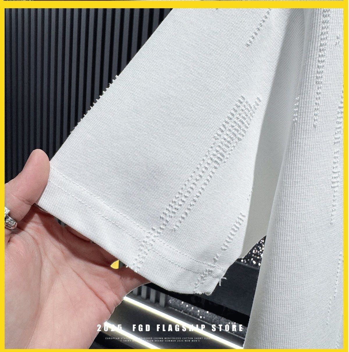 『M-4XL』メンズ刺繍入りダメージ加工半袖Tシャツ、新しい夏のラグジュアリースタイル