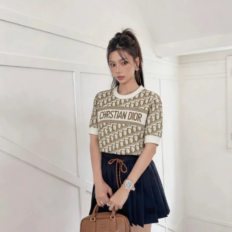 『フリーサイズ』高級感 売れ筋 今季も大流行 おしゃれ モード ニット生地 2カラー Ｔシャツ