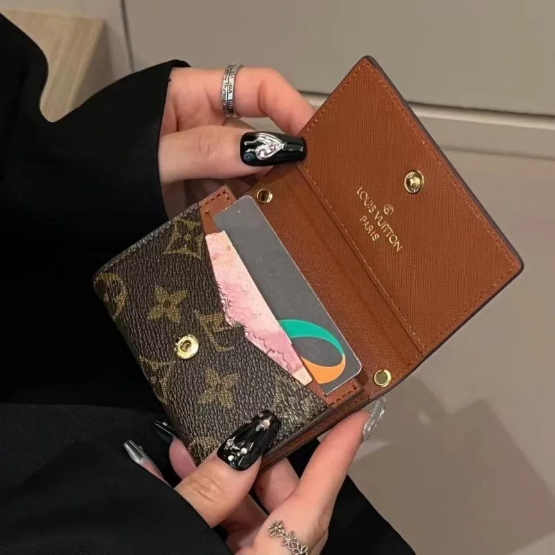 目立つ おしゃれ 気質満点 日常使い 軽量 高品質 日常使い斜めがけカードケース