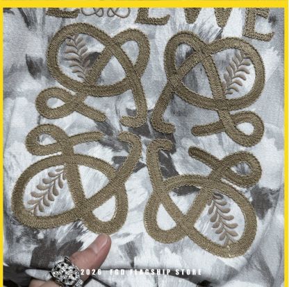 『M-4XL』高級刺繍入りメンズ半袖シャツ　夏用　軽量で薄手、通気性抜群
