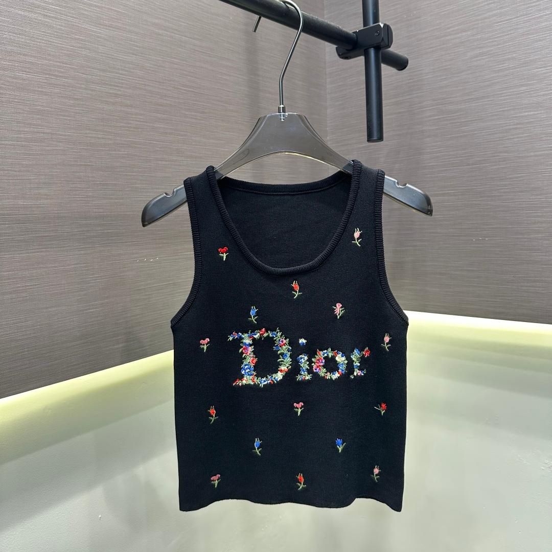 『フリーサイズ』丈夫な刺繍入り花柄ニットベスト 1