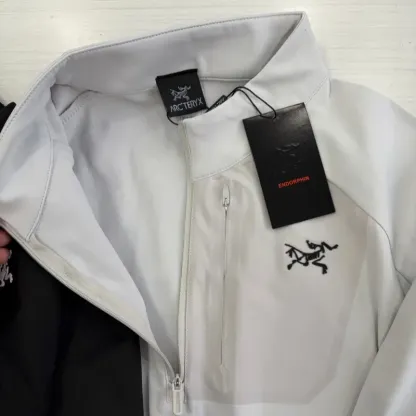 『M-4XL』超人気商品 気質いい 高級感 ファッション 快適 通気性 フィット感 暖かい 長袖Tシャツ