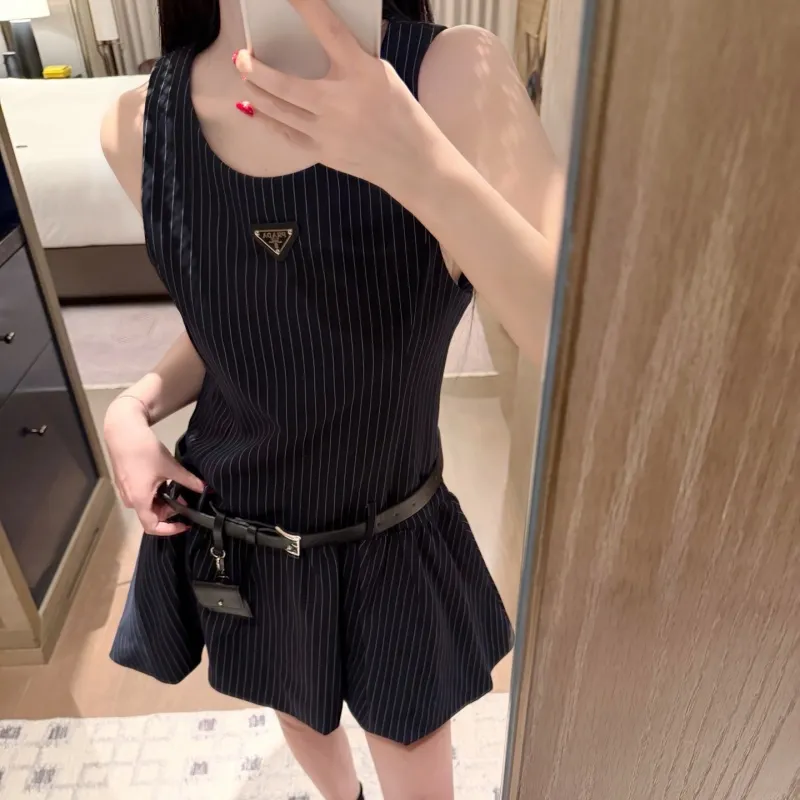 『S-L』好感度100％ 質感のいい フェミニン ストライプ ノースリープ フリル ワンピース