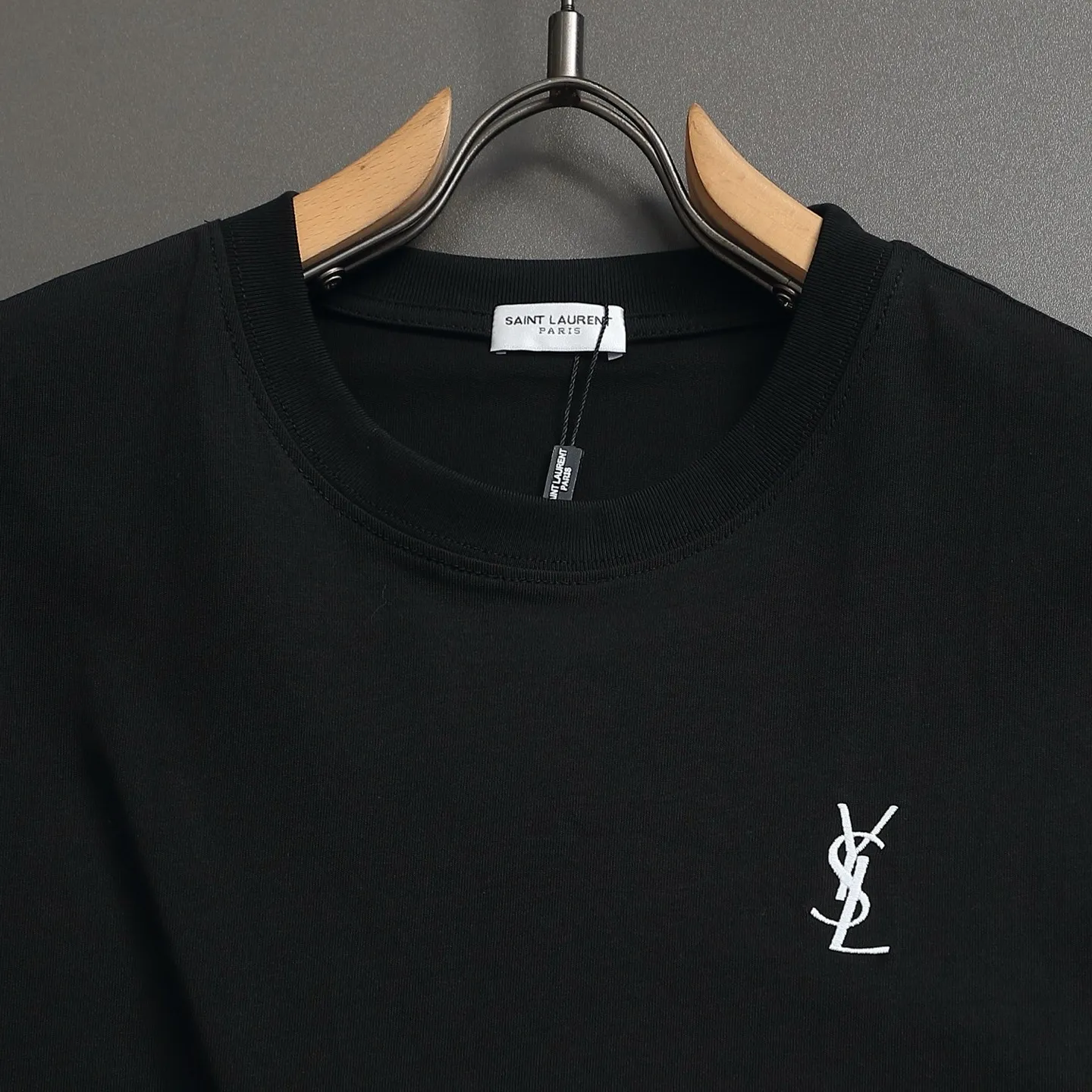 『XS-L』ドライタッチ 高品質 オーバーサイズ 刺繍入り Tシャツ
