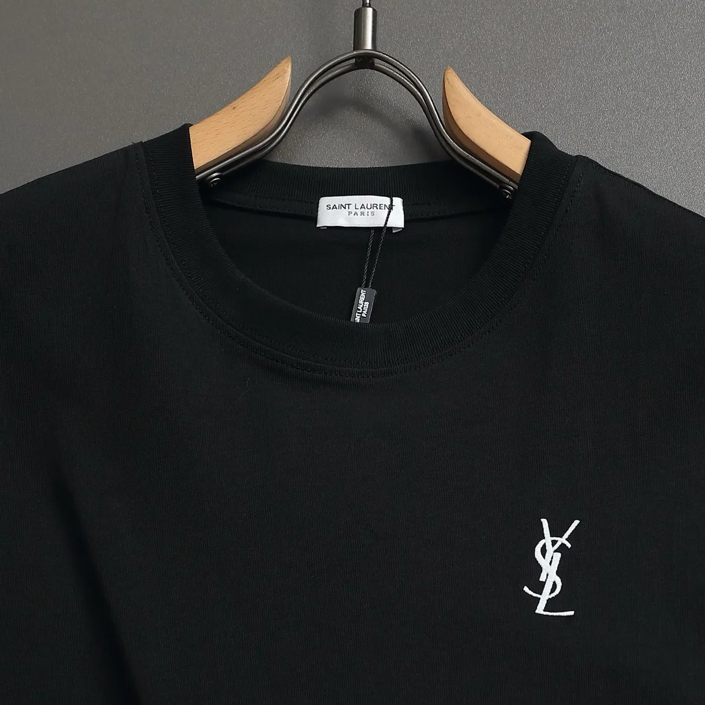 『XS-L』ドライタッチ 高品質 オーバーサイズ 刺繍入り Tシャツ