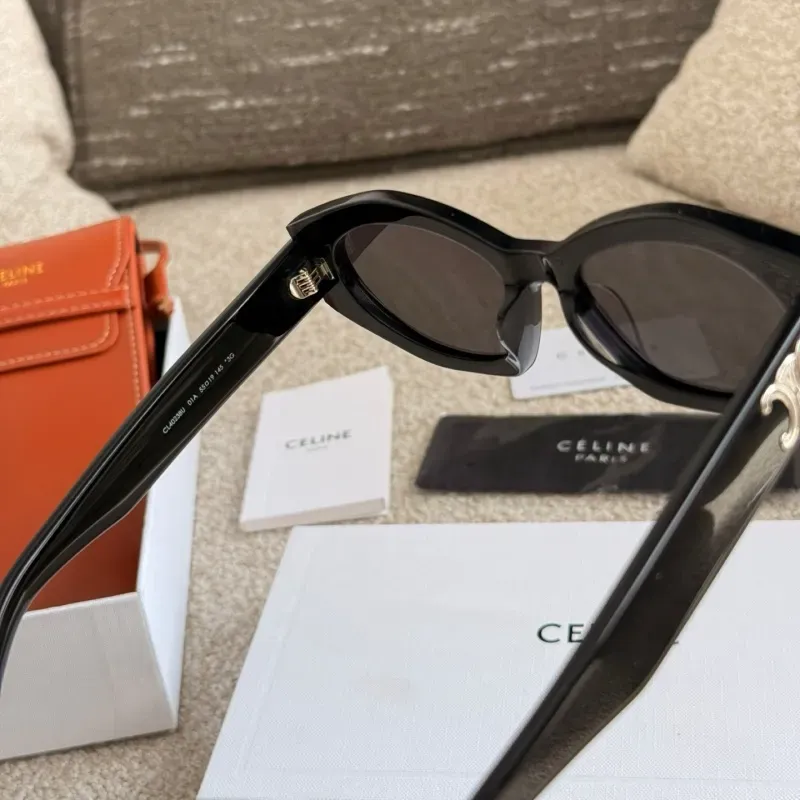 人気爆発中 超人気商品 魅力的 ファッション 保護ケース付き サングラス