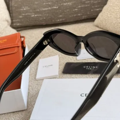 人気爆発中 超人気商品 魅力的 ファッション 保護ケース付き サングラス