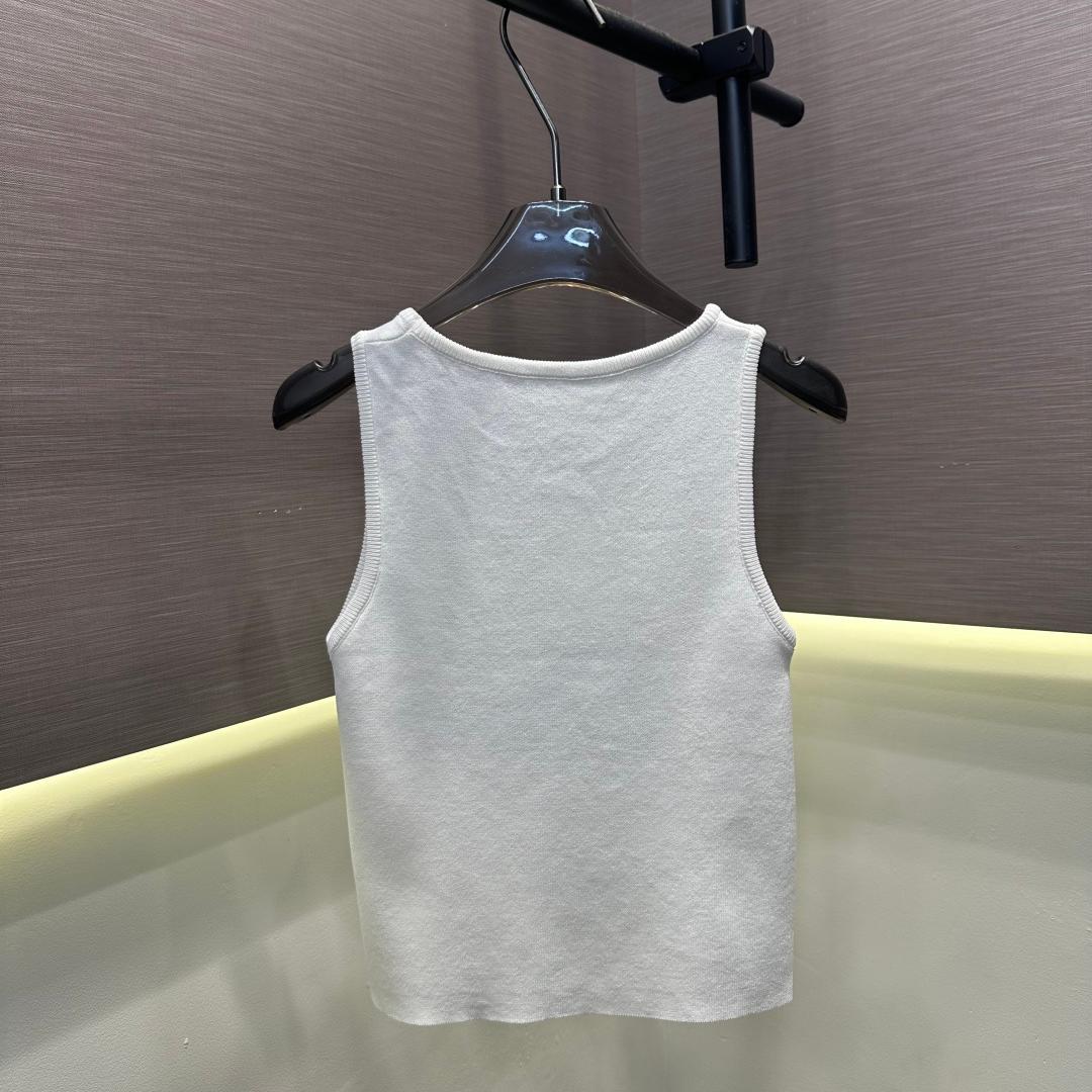 『フリーサイズ』丈夫な刺繍入り花柄ニットベスト 1