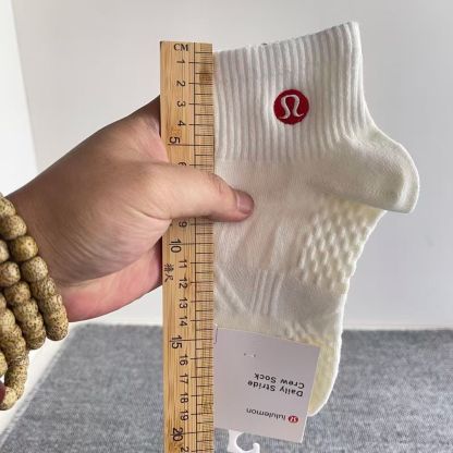 刺繍入りソックス、オールシーズン対応、純綿、シンプル、トレンディなスポーツソックス