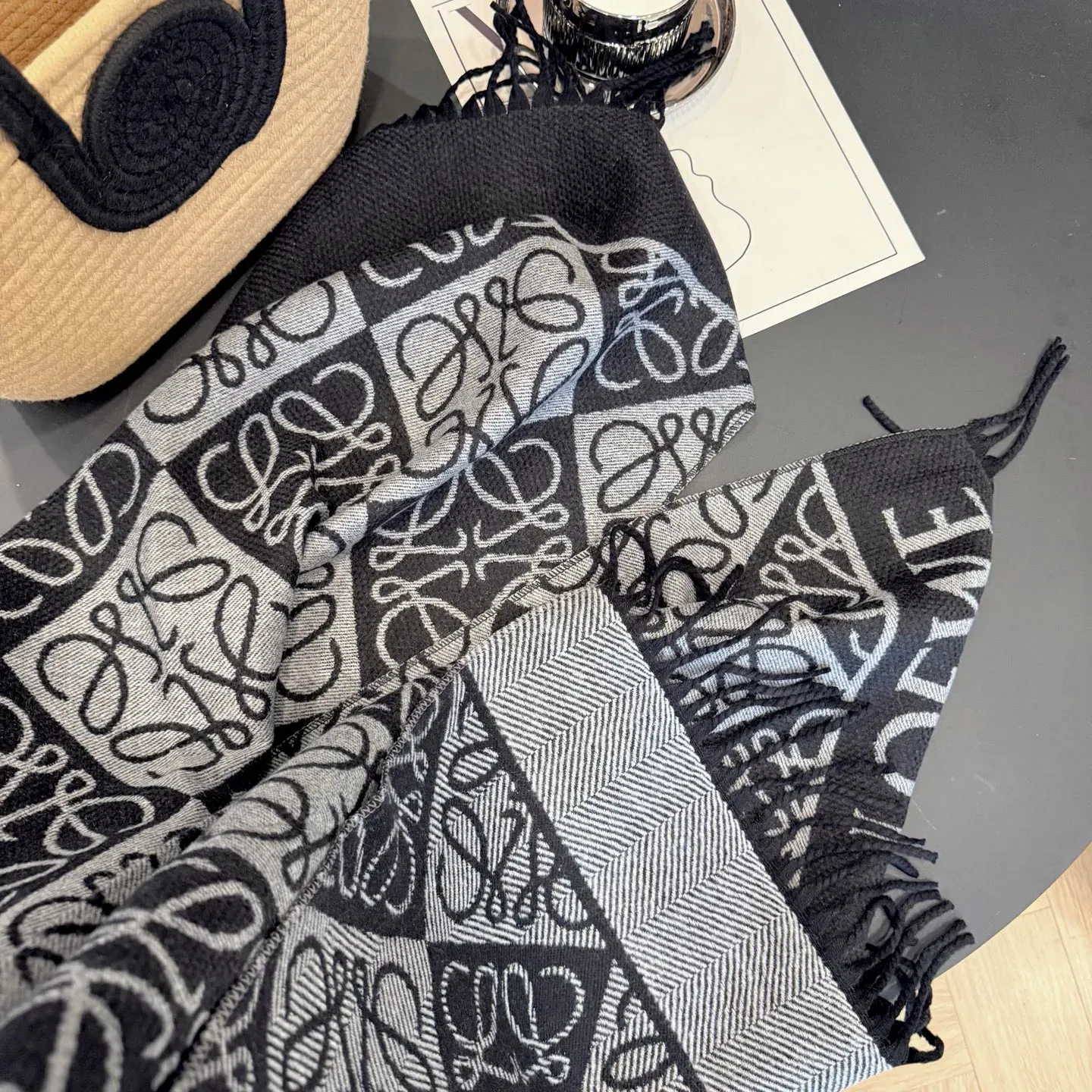 気質満点 高級感 軽量＆快適！ 期間限定 おしゃれ ファッション マフラー