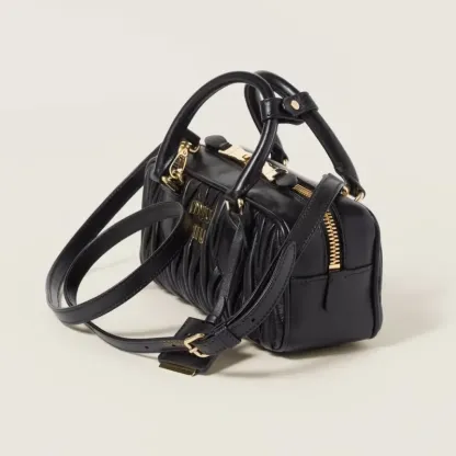 NO.1人気 ファッション シンプル クラシック高級感 質感のいい エレガント ショルダーバッグ