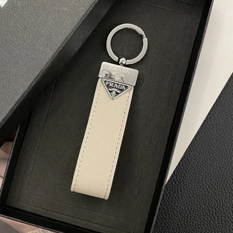 大活躍 ファッション シンプル 高品質 軽量 耐摩耗性 モダン キーホルダー