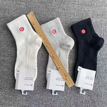 刺繍入りソックス、オールシーズン対応、純綿、シンプル、トレンディなスポーツソックス