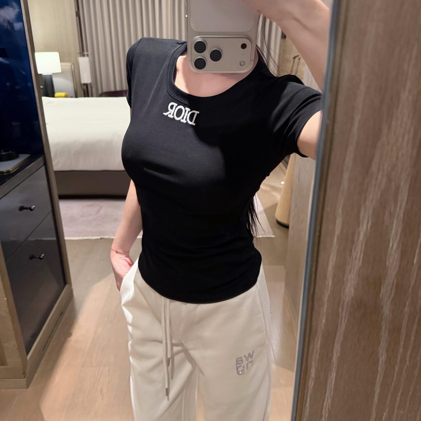 刺繍入りレター万能半袖Tシャツ