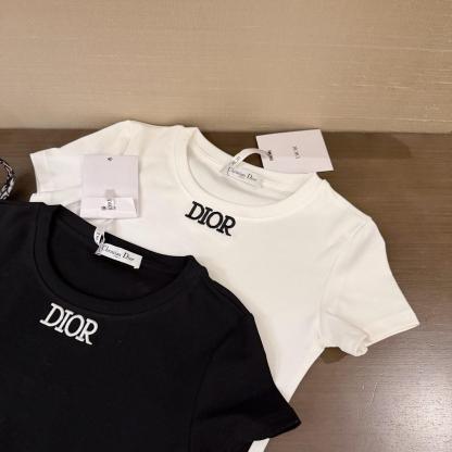 刺繍入りレター万能半袖Tシャツ