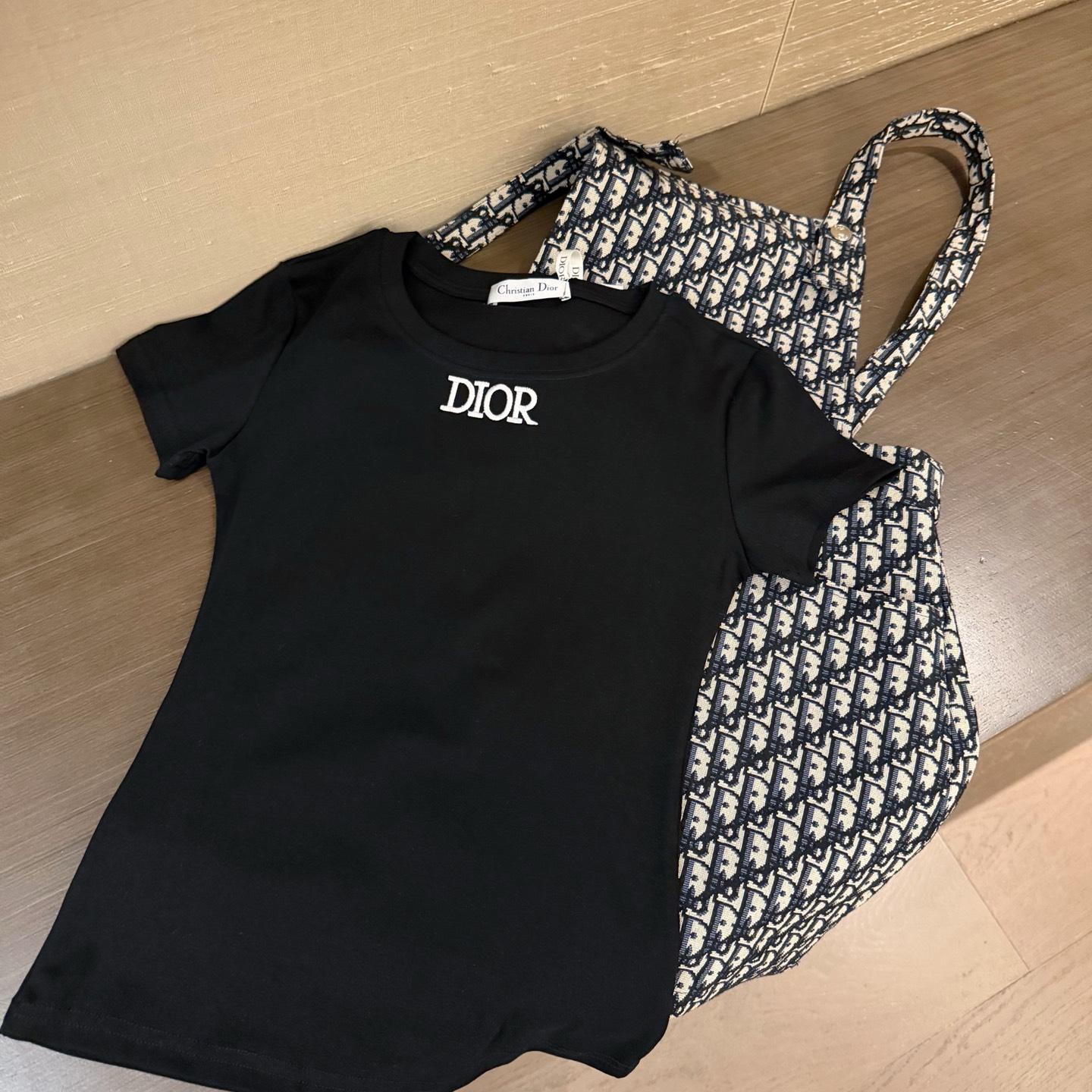 刺繍入りレター万能半袖Tシャツ