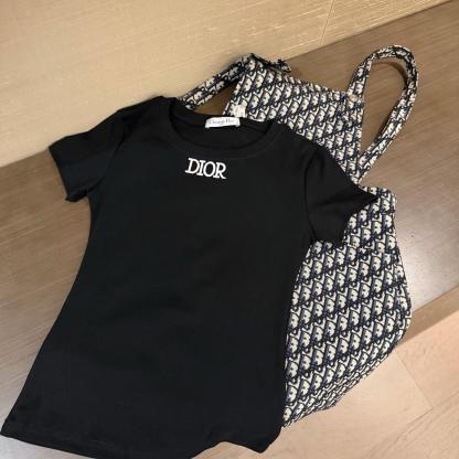 刺繍入りレター万能半袖Tシャツ