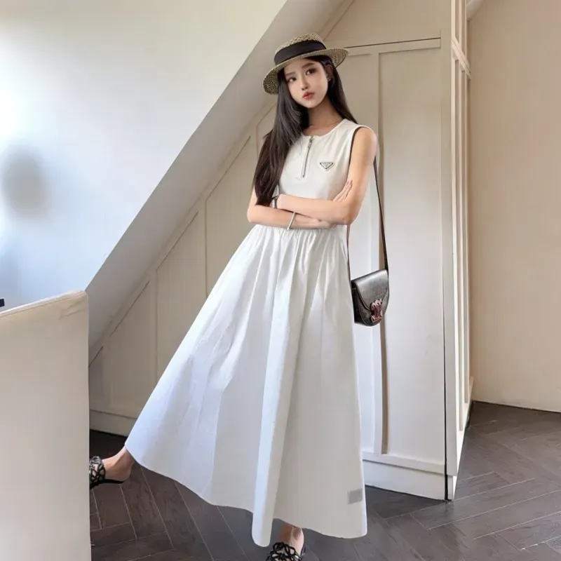 『S-L』好感度100％ 質感のいい シンプル ノースリープ ハーフ ジップ ワンピース