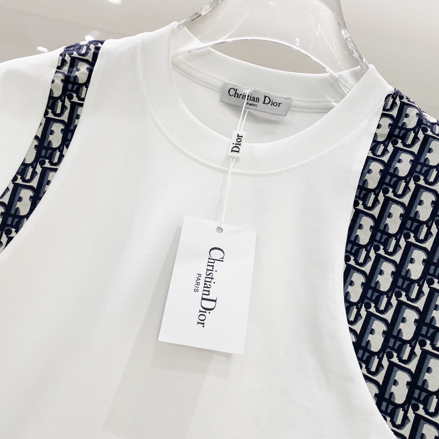 新作ラウンドネックスタイリッシュ半袖トップス、夏のトレンド万能トップス