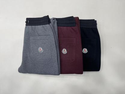 冬のおしゃれなヘザーグレーのフリース裏地コットン素材のトレンド感ある快適で暖かいカジュアルパンツ