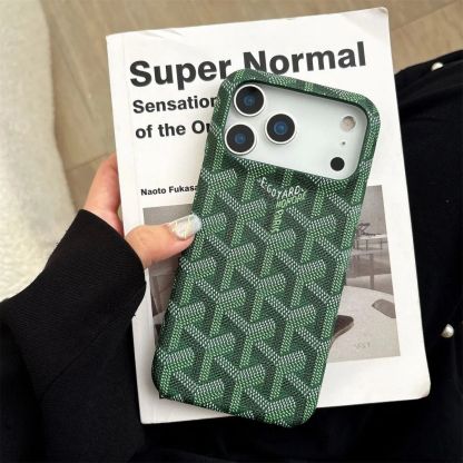 トレンドブランドのスマホケース、セミクローズドハードケース、プレミアムiPhoneケース