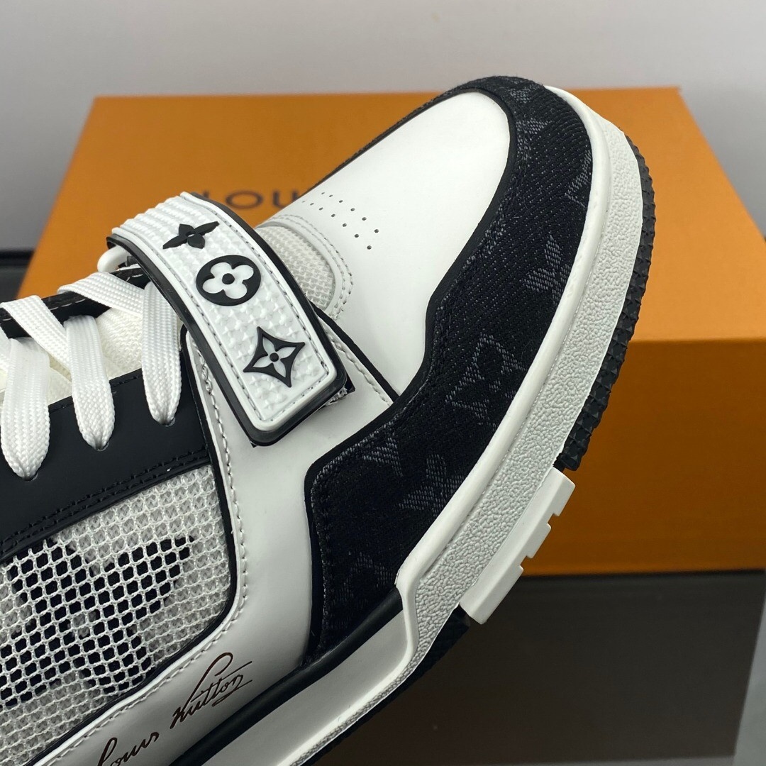 【L011】ルイ・ヴィトン Louis Vuitton Trainer Line Sneaker "Black"