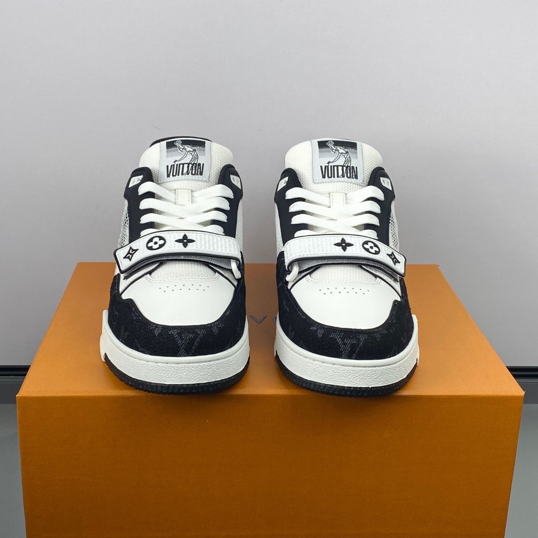 【L011】ルイ・ヴィトン Louis Vuitton Trainer Line Sneaker "Black"