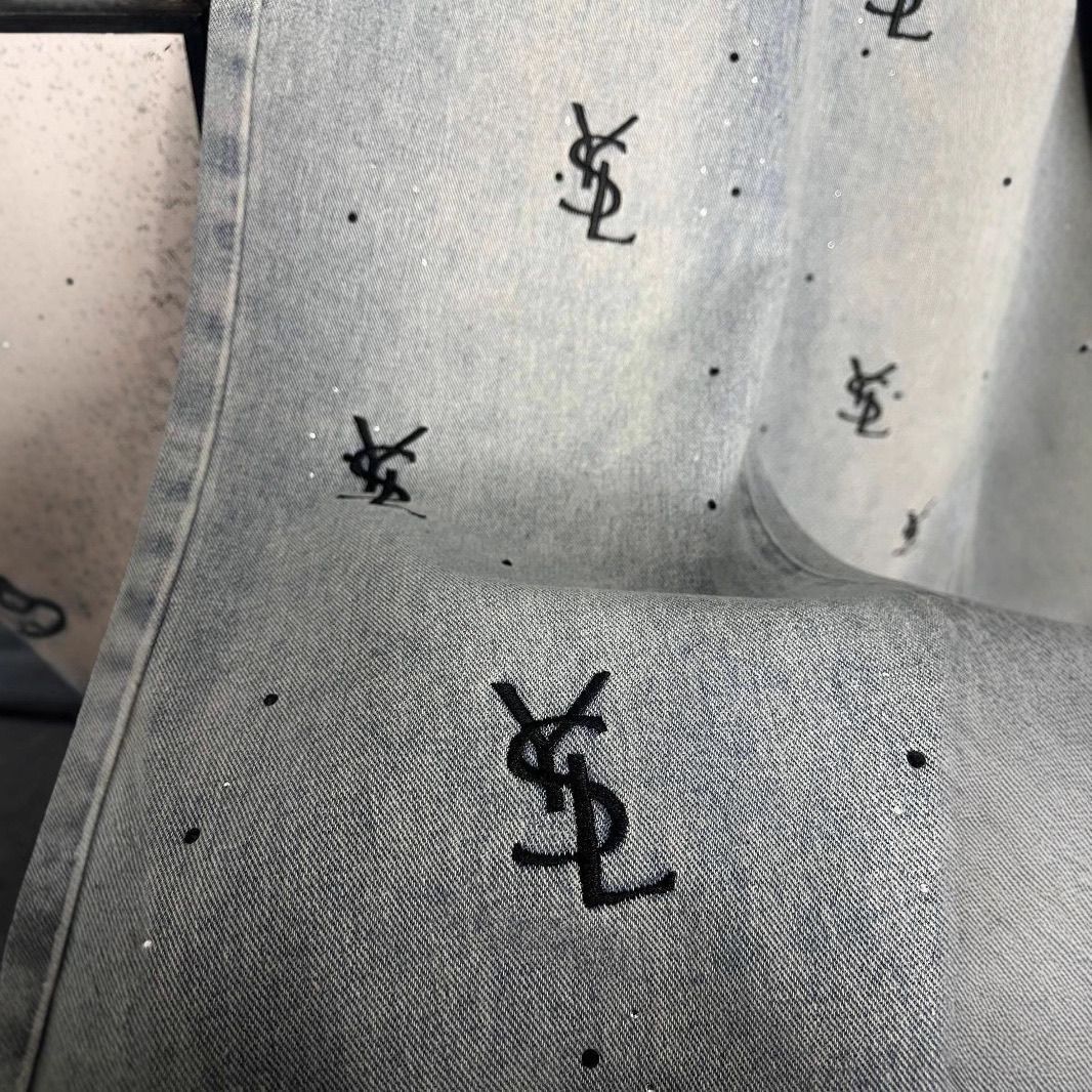 『S-XL』ラインストーンの文字刺繍が施された、最新のトレンドデザインのストレートレッグレディースジーンズ