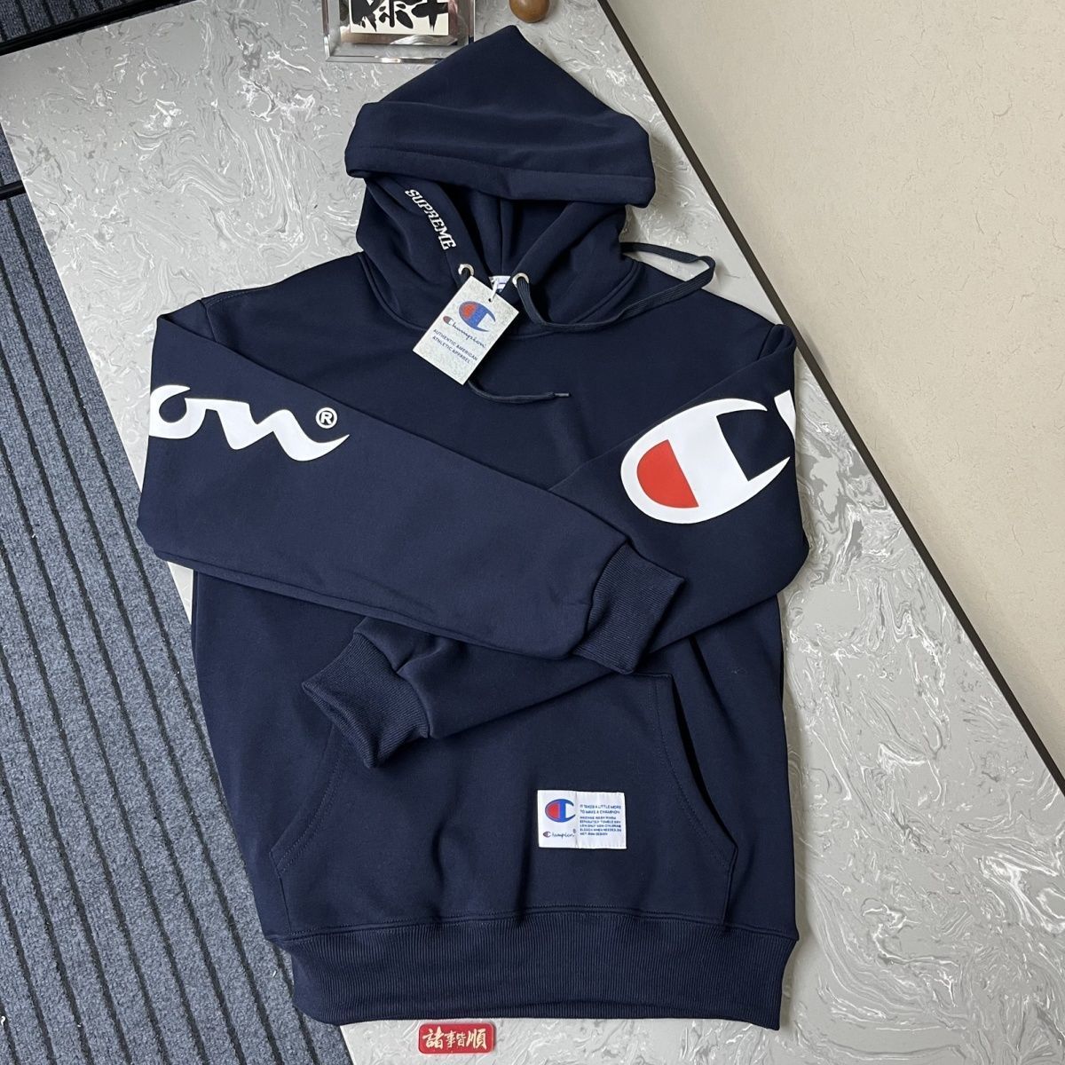 2025ストリートスタイルプリントパーカー。トレンド感満載で男女兼用。