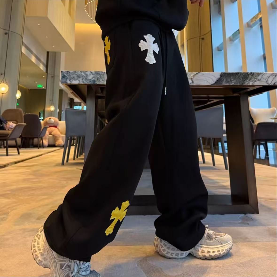 秋の新入荷 - メンズ アメリカントレンド ハイストリート フード付きスウェットシャツとスウェットパンツ カジュアルスーツ