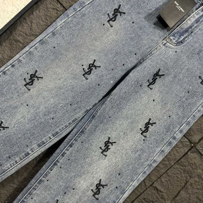 『S-XL』ラインストーンの文字刺繍が施された、最新のトレンドデザインのストレートレッグレディースジーンズ