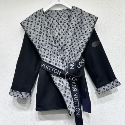 人気の新しいエレガントなベルト付きウールコート、ゆったりとしたフード付きウールジャケット、2025年秋冬